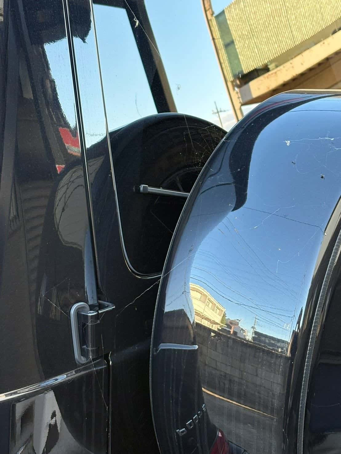 G400d のドアヒンジとスペアタイヤカバーのまわり